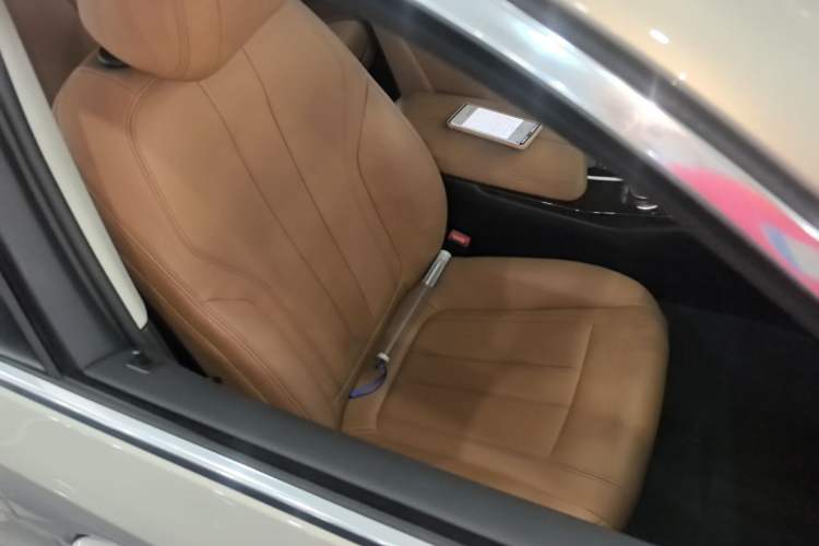 Used BMW 5 Series 2018 528Li Launch Special Edition Right Front Seat