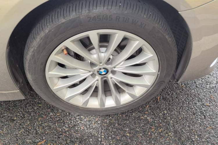 Used BMW 5 Series 2018 Revised Version 530Li Leading Edition Luxury Package Right Front Wheel Hub