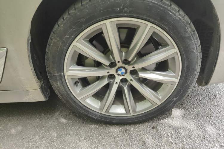 Used BMW 5 Series 2018 528Li Launch Special Edition Right Front Wheel Hub