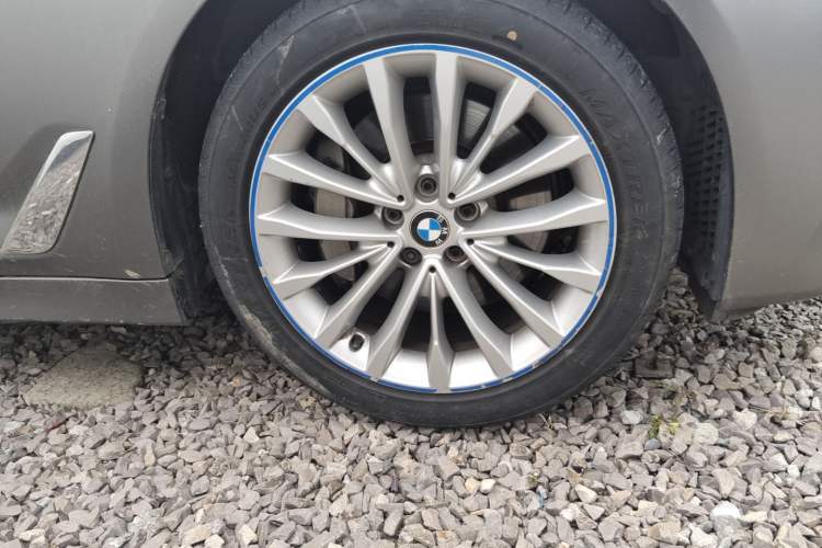 Used BMW 5 Series 2018 530Li Leading Edition Luxury Package Right Front Wheel Hub