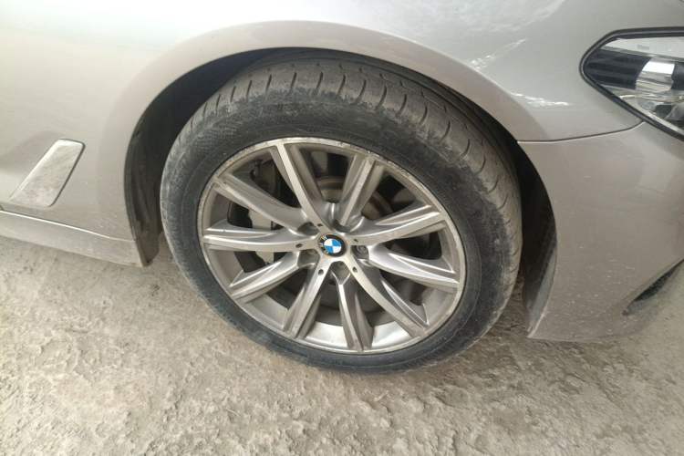 Used BMW 5 Series 2018 528Li Launch Special Edition Right Front Wheel Hub