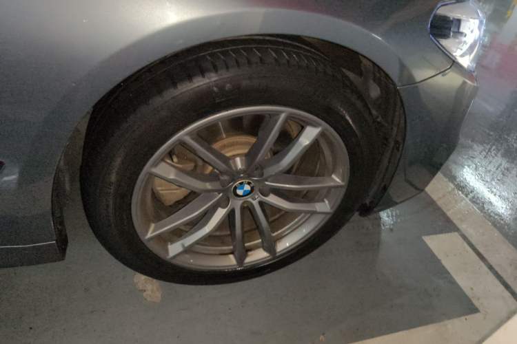 Used BMW 5 Series 2018 525i M Sport Package Right Front Wheel Hub