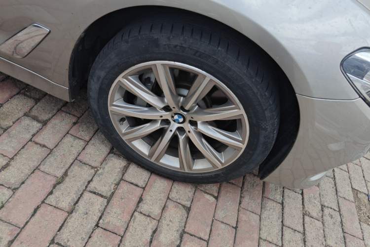 Used BMW 5 Series 2018 528Li Launch Special Edition Right Front Wheel Hub