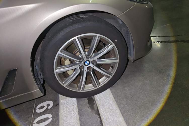 Used BMW 5 Series 2018 528Li Launch Special Edition Right Front Wheel Hub