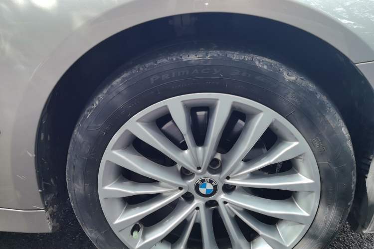 Used BMW 5 Series 2018 525Li Luxury Package Right Front Wheel Hub