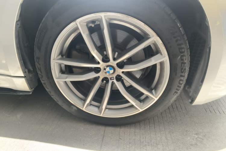 Used BMW 5 Series 2018 525Li M Sport Package Right Front Wheel Hub
