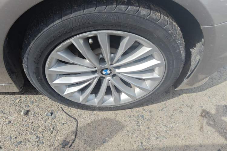Used BMW 5 Series 2018 530Li xDrive Luxury Package Right Front Wheel Hub