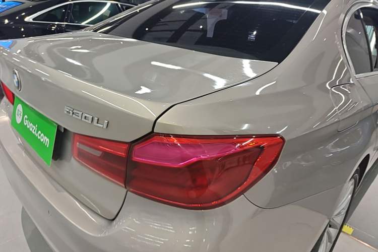 Used BMW 5 Series 2018 530Li Leading Edition Luxury Package Right Rear Taillight