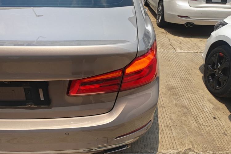 Used BMW 5 Series 2018 Revised Version 530Li Leading Edition Luxury Package Right Rear Taillight