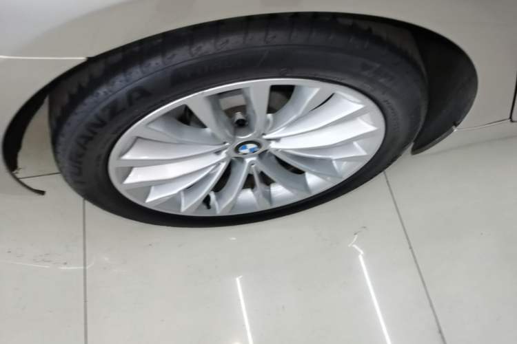 Used BMW 5 Series 2018 530Li Leading Edition Luxury Package Right Rear Wheel Hub