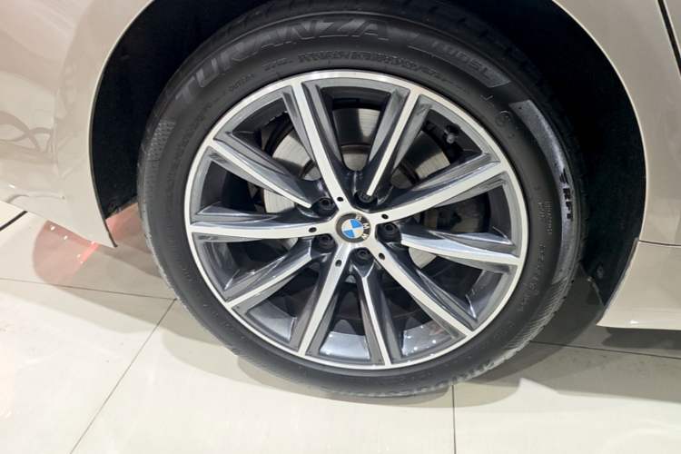 Used BMW 5 Series 2018 528Li Launch Special Edition Right Rear Wheel Hub