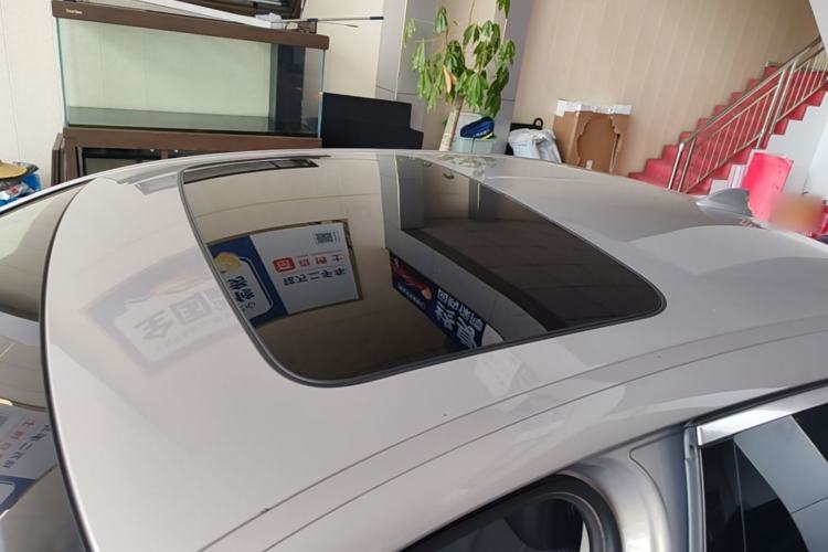 Used BMW 5 Series 2018 525Li Luxury Package Roof