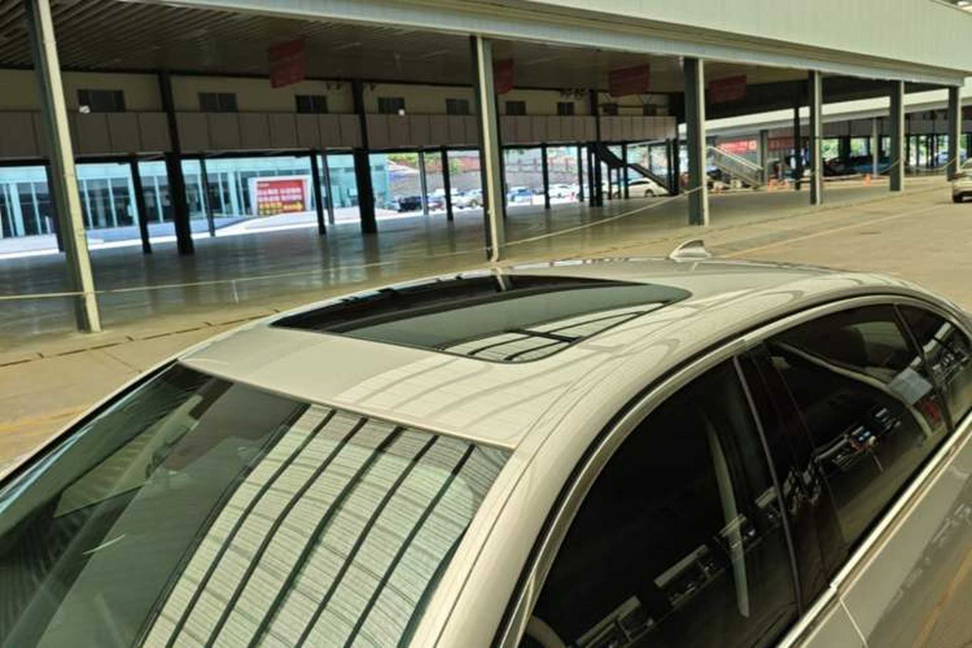 Used BMW 5 Series 2018 525Li Luxury Package Roof