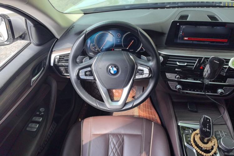 Used BMW 5 Series 2018 Revised Version 530Li Leading Edition Luxury Package Steering Wheel