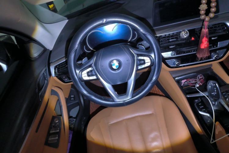 Used BMW 5 Series 2018 Facelifted 530Li Luxury Edition Premium Package Steering Wheel