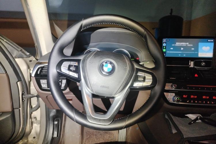 Used BMW 5 Series 2018 525Li Luxury Package Steering Wheel