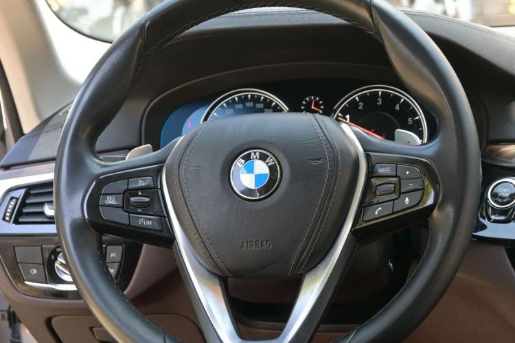 Used BMW 5 Series 2018 530Li Luxury Edition Premium Package Steering Wheel