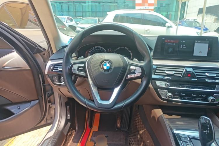 Used BMW 5 Series 2018 Revised Version 530Li Leading Edition Luxury Package Steering Wheel