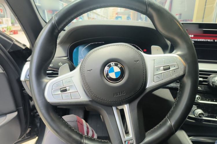 Used BMW 5 Series 2018 525Li M Sport Package Steering Wheel
