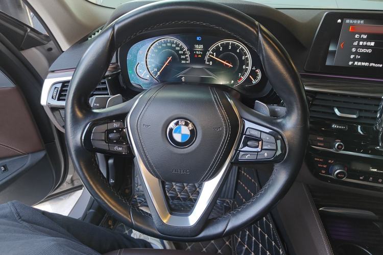 Used BMW 5 Series 2018 530Li Leading Edition Luxury Package Steering Wheel