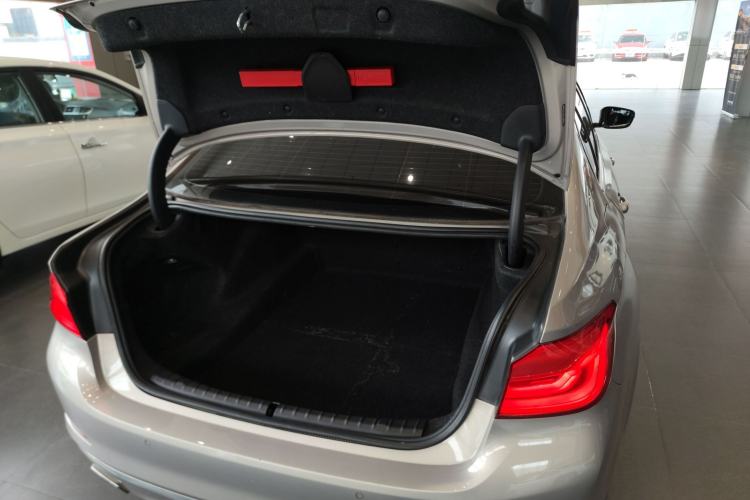 Used BMW 5 Series 2018 530Li Leading Edition Luxury Package Trunk
