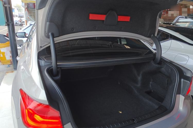 Used BMW 5 Series 2018 530Li Leading Edition Luxury Package Trunk
