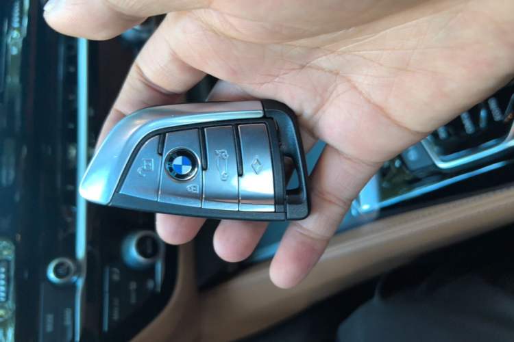 Used BMW 5 Series 2018 525i M Sport Package Vehicle Key