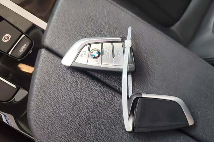 Used BMW 5 Series 2018 525Li Luxury Package Vehicle Key