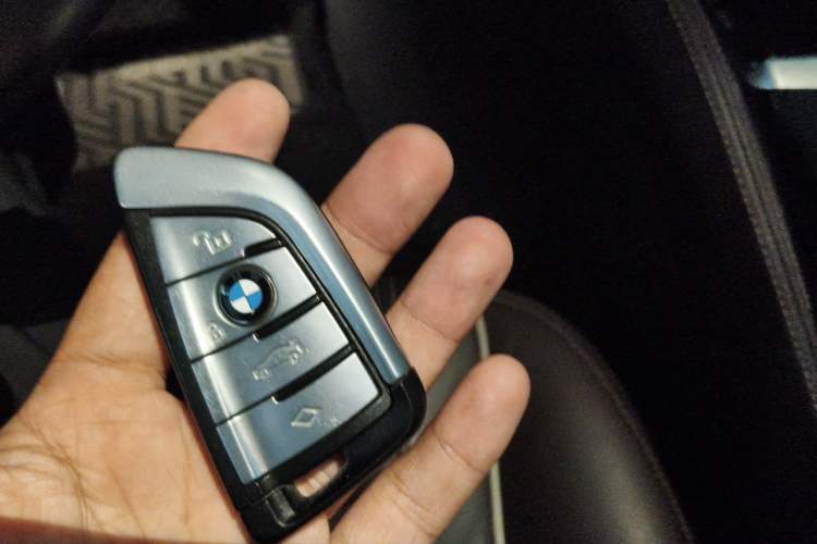 Used BMW 5 Series 2018 Facelifted 530Li Luxury Edition Premium Package Vehicle Key