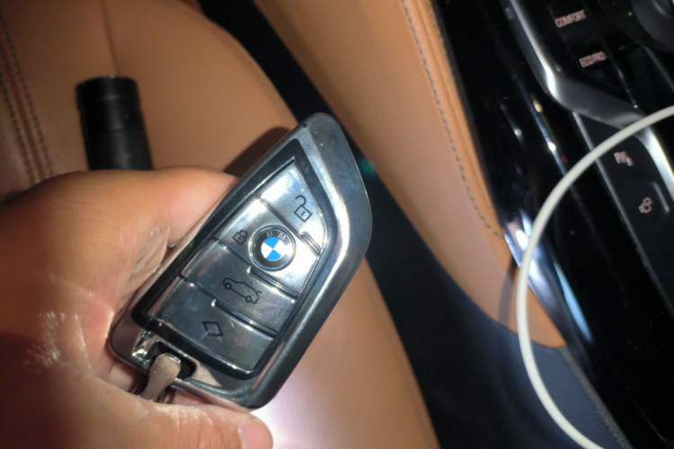 Used BMW 5 Series 2018 Facelifted 530Li Luxury Edition Premium Package Vehicle Key