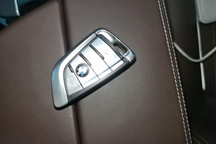 Used BMW 5 Series 2018 530Li Leading Edition Luxury Package Vehicle Key