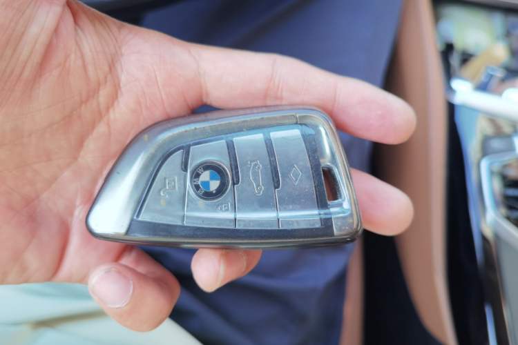 Used BMW 5 Series 2018 530Li xDrive Luxury Package Vehicle Key