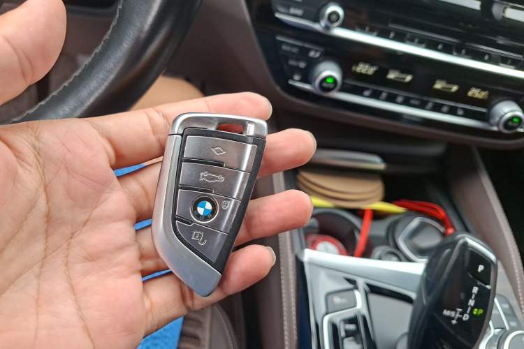 Used BMW 5 Series 2018 530Li Leading Edition Luxury Package Vehicle Key