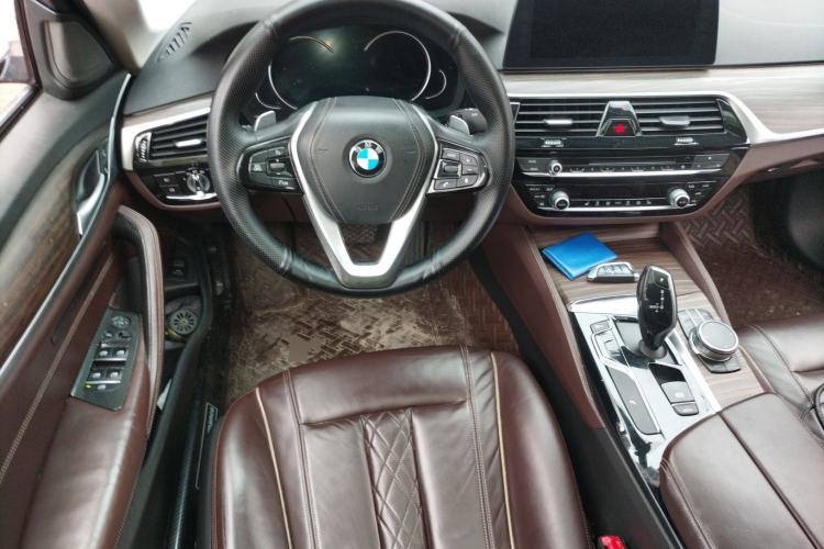 Used BMW 5 Series 2018 530Li Leading Edition Luxury Package Steering Wheel