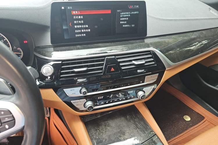 Used BMW 5 Series 2018 530Li Luxury Edition M Sport Package Audio And AC Panel