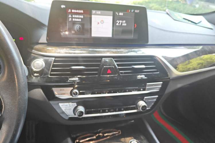 Used BMW 5 Series 2018 525Li M Sport Package Audio And AC Panel