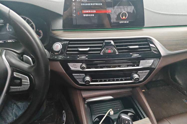 Used BMW 5 Series 2018 Revised Version 530Li Leading Edition Luxury Package Audio And AC Panel