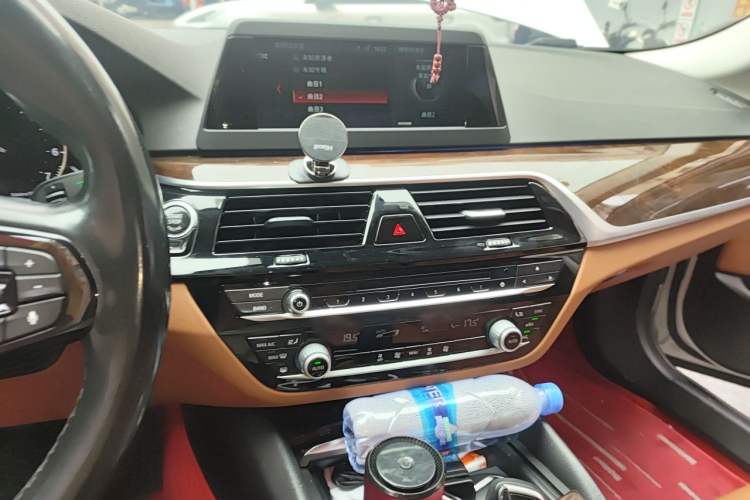 Used BMW 5 Series 2018 528Li Launch Special Edition Audio And AC Panel