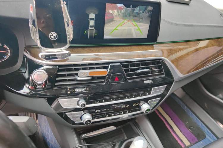 Used BMW 5 Series 2018 525Li Luxury Package Audio And AC Panel