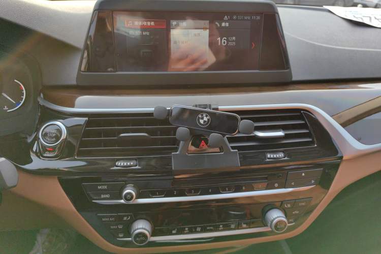 Used BMW 5 Series 2018 528Li Launch Special Edition Audio And AC Panel