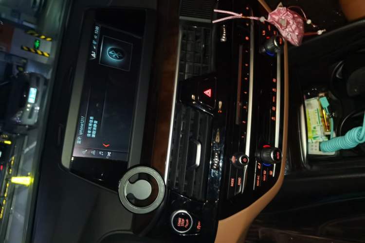 Used BMW 5 Series 2018 528Li Launch Special Edition Audio And AC Panel