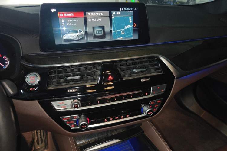 Used BMW 5 Series 2018 525Li M Sport Package Audio And AC Panel