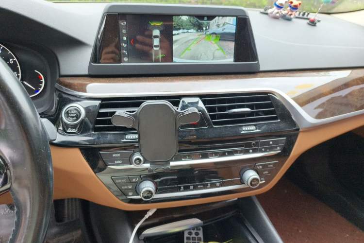 Used BMW 5 Series 2018 528Li Launch Special Edition Audio And AC Panel
