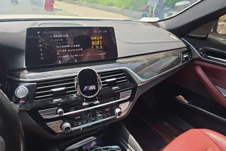 Used BMW 5 Series 2018 Restyled 530Li Luxury Edition M Sport Package Audio And AC Panel