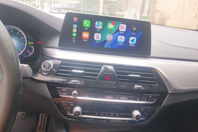 Used BMW 5 Series 2018 525i M Sport Package Audio And AC Panel