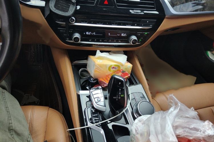 Used BMW 5 Series 2018 530Li Leading Model M Sport Package Audio And AC Panel