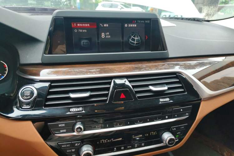 Used BMW 5 Series 2018 528Li Launch Special Edition Audio And AC Panel
