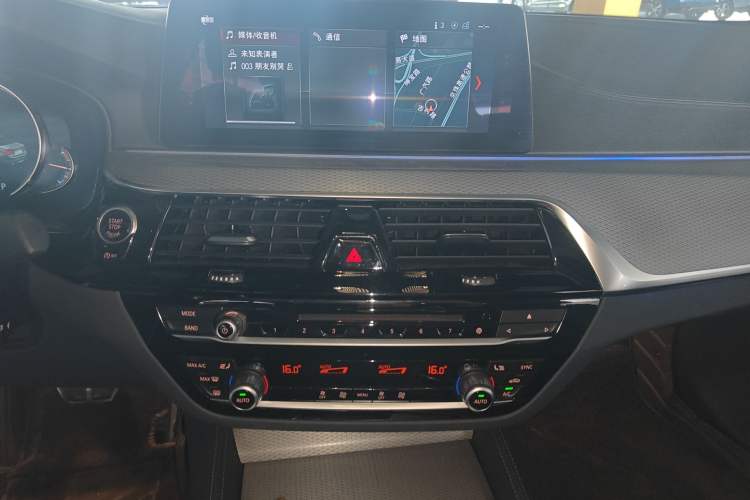 Used BMW 5 Series 2018 525i M Sport Package Audio And AC Panel