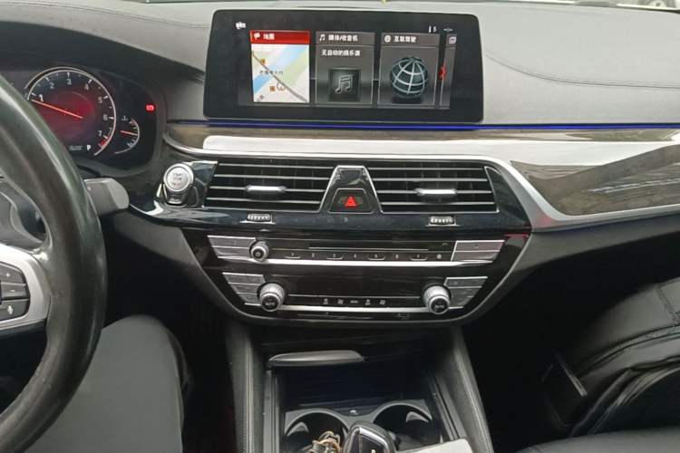 Used BMW 5 Series 2018 525Li M Sport Package Audio And AC Panel