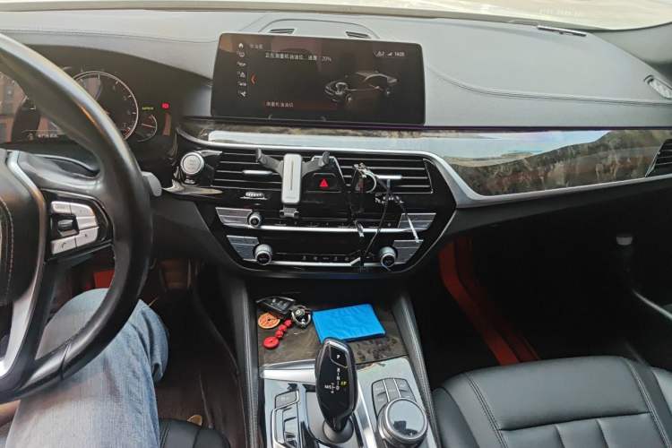 Used BMW 5 Series 2018 525Li M Sport Package Audio And AC Panel